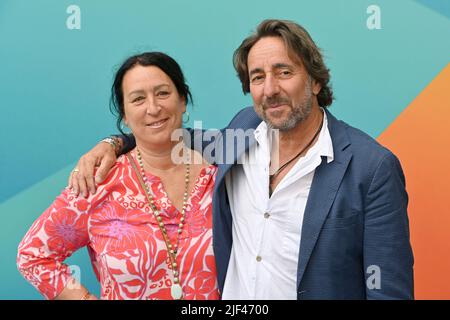 München, Deutschland. 28.. Juni 2022. Natascha und Dieter Landuris ZDF-Empfang/-Treffen in der H`ugo`s Bar anlässlich der Münchner Filmfestspiele am 28.. Juni 2022 Quelle: dpa/Alamy Live News Stockfoto